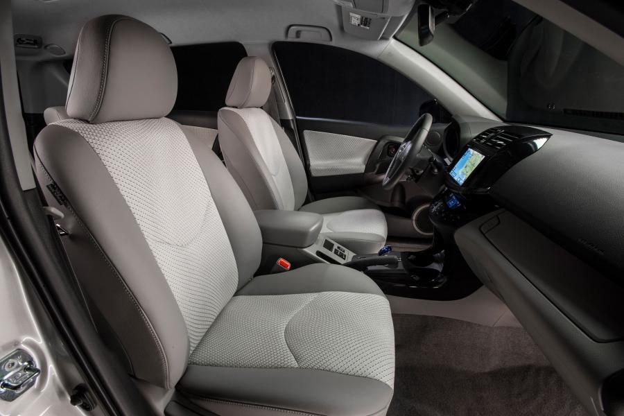  Toyota RAV4 EV 2012 года  (фото 24 из 107)
